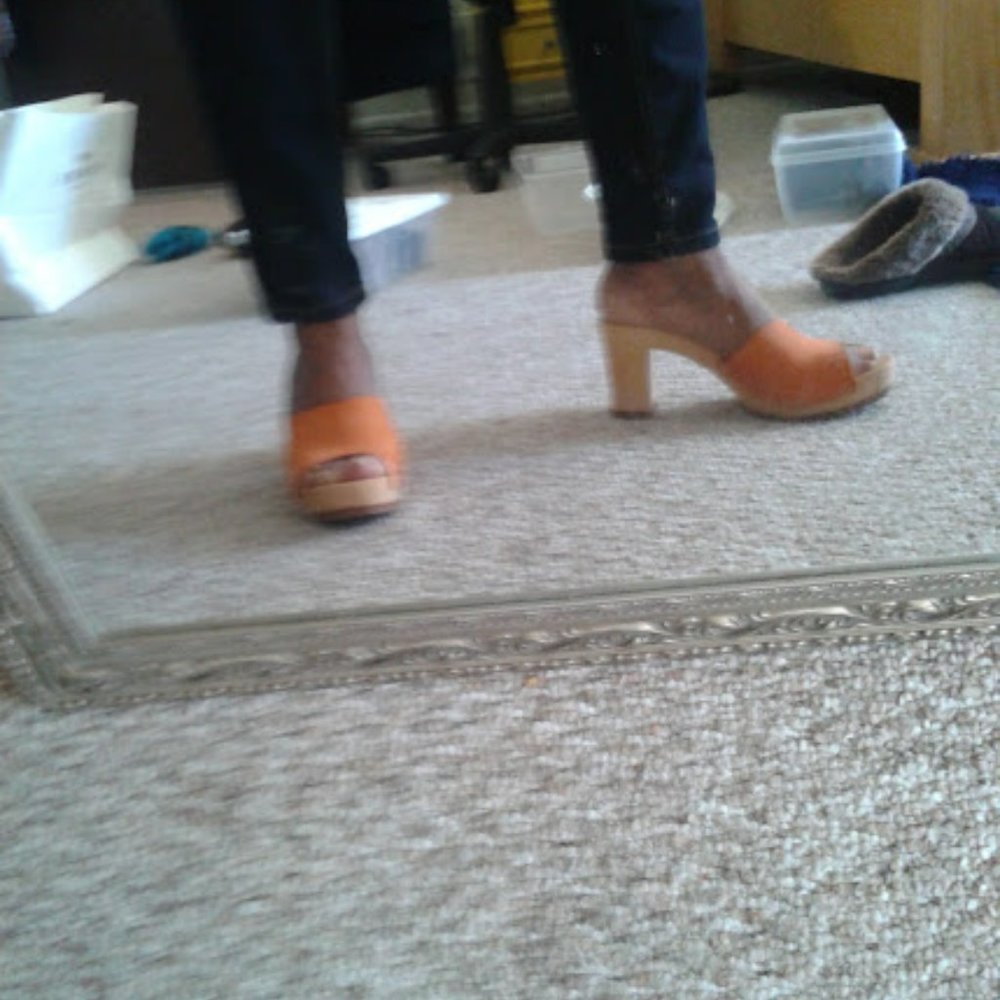 Blue Velvet Pumps - Picture 4 of 16